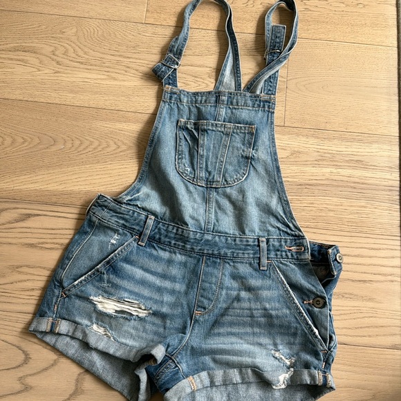 Jean Shorts - Picture 1 of 5